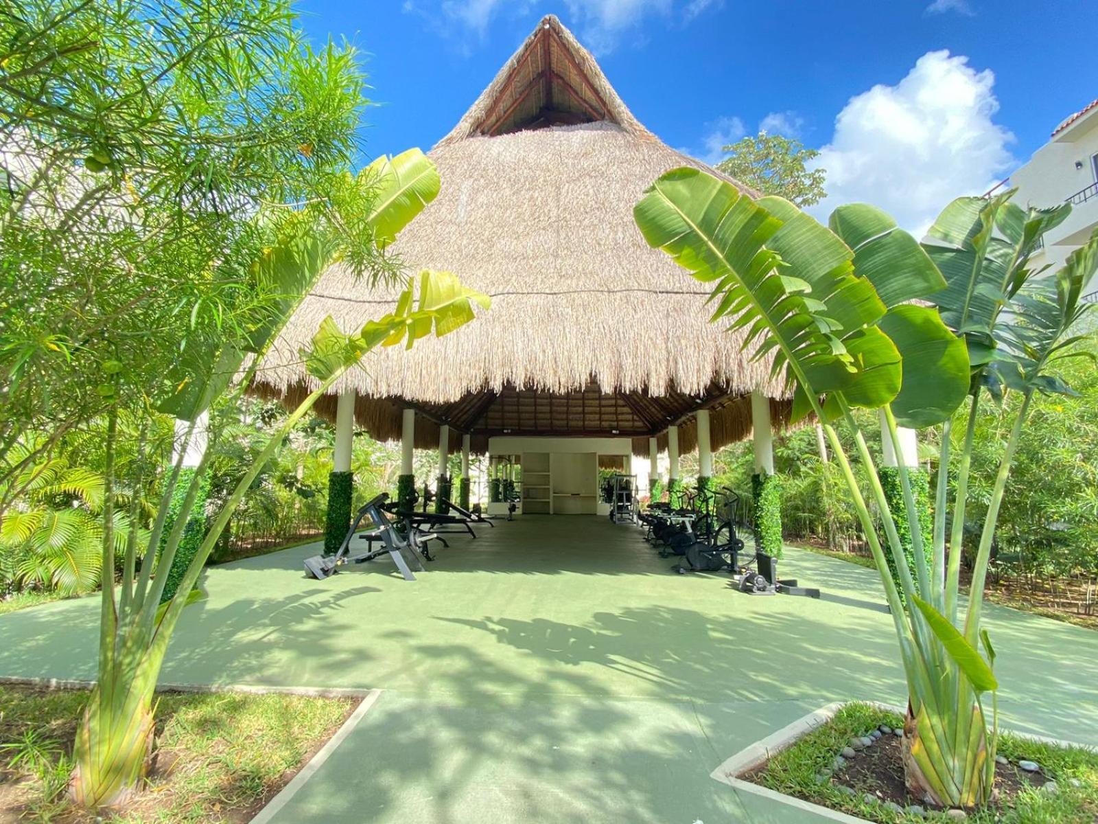 Love Vacations Tulum Pueblo Buitenkant foto